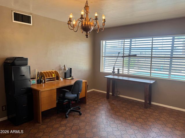 8207 E VERNON Avenue, Scottsdale, AZ 85257
