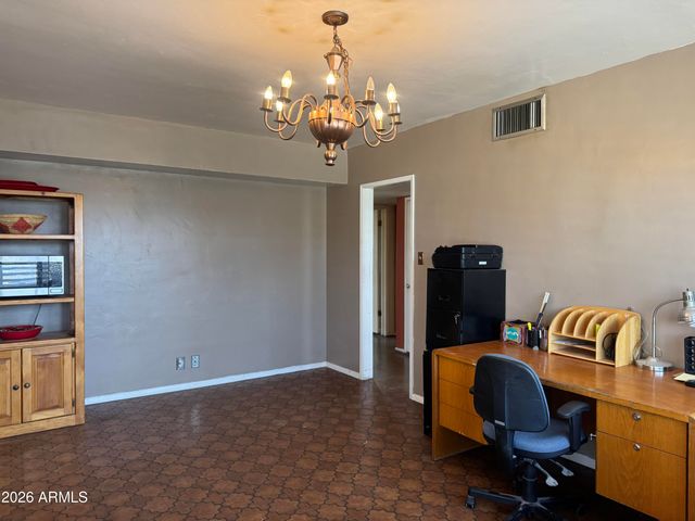8207 E VERNON Avenue, Scottsdale, AZ 85257