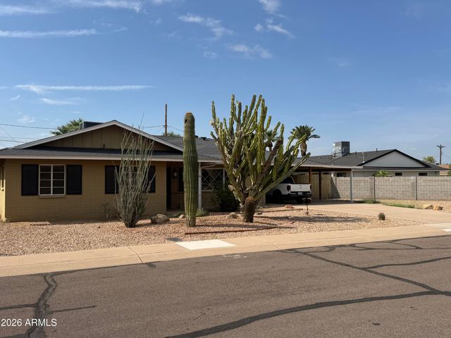 8207 E VERNON Avenue, Scottsdale, AZ 85257