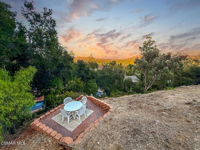 1902 Stonesgate Street, Westlake Village, CA 91361