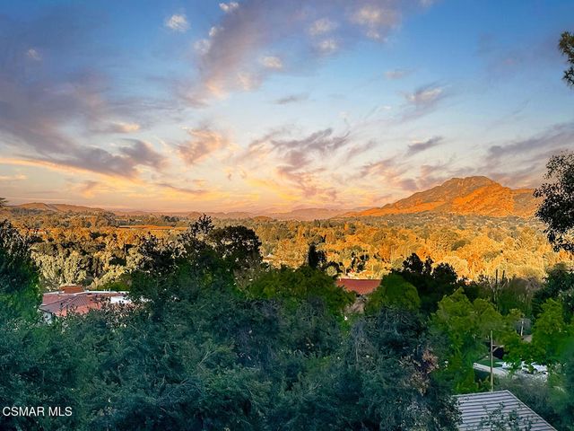 1902 Stonesgate Street, Westlake Village, CA 91361