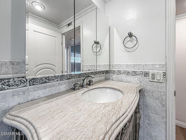 1902 Stonesgate Street, Westlake Village, CA 91361