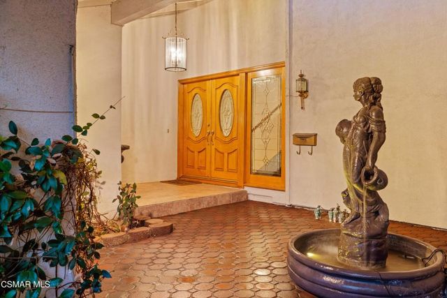 1902 Stonesgate Street, Westlake Village, CA 91361