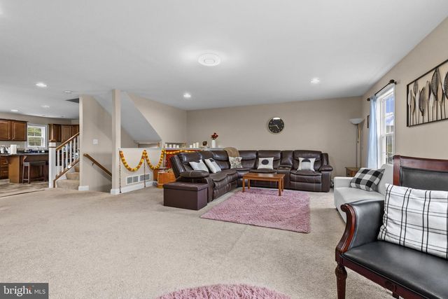 828 SPRING ROCK CT, Mechanicsburg, PA 17055