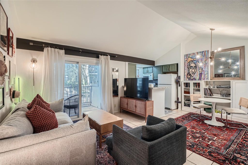 3018 S 1st ST 204, Austin, TX 78704