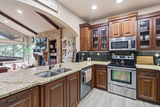 785 LAKE FRST, Canyon Lake, TX 78133