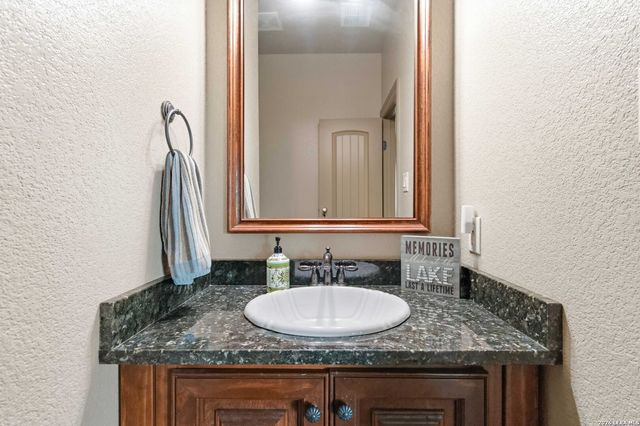 785 LAKE FRST, Canyon Lake, TX 78133