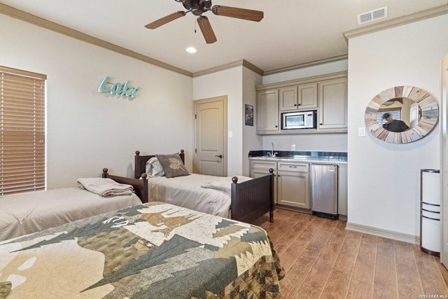 785 LAKE FRST, Canyon Lake, TX 78133