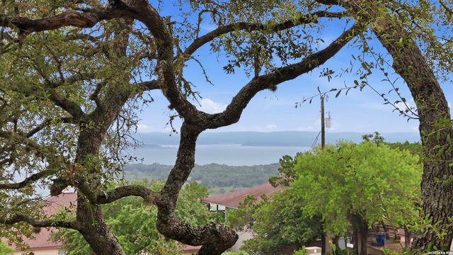 785 LAKE FRST, Canyon Lake, TX 78133