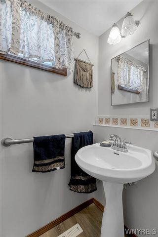 2830 Macklem Avenue, Niagara Falls, NY 14305