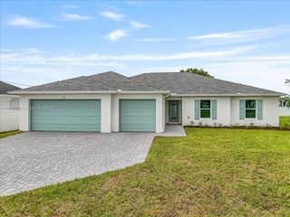 621 NW 14th Ter, Cape Coral, FL 33993
