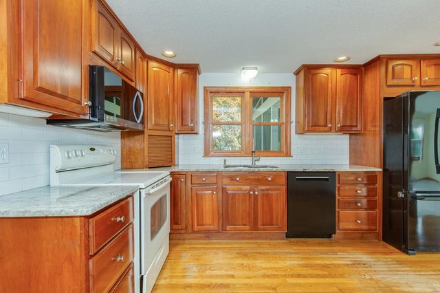 5 Jake Drive, Nashua, NH 03063