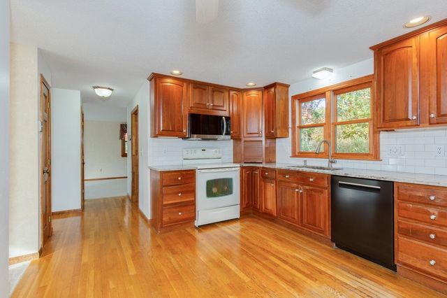 5 Jake Drive, Nashua, NH 03063
