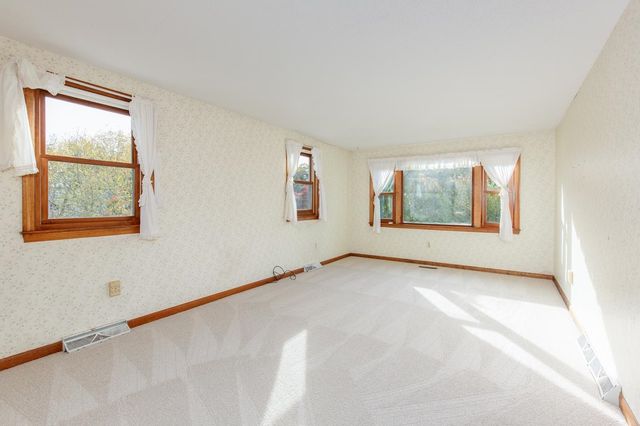 5 Jake Drive, Nashua, NH 03063