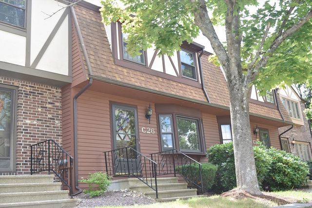 C26 Scotty Hollow Dr C26, Chelmsford, MA 01863