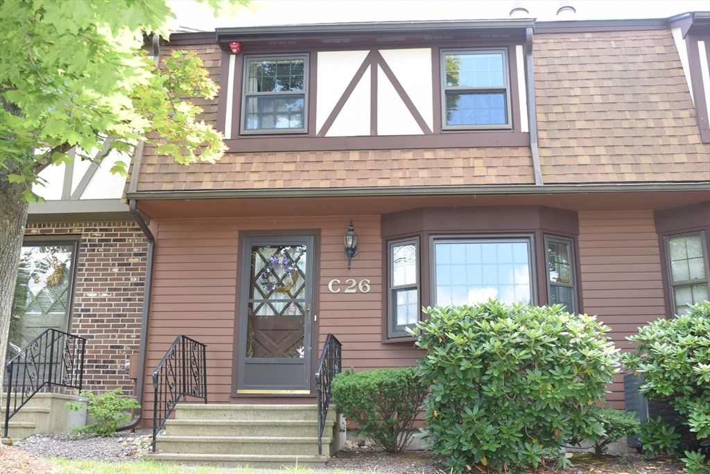 C26 Scotty Hollow Dr C26, Chelmsford, MA 01863