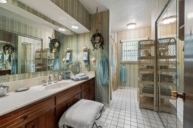 6933 Barter Dr, Harrison, TN 37341