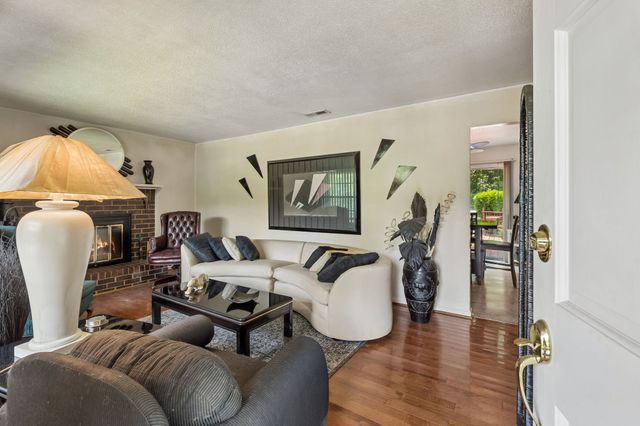 6933 Barter Dr, Harrison, TN 37341