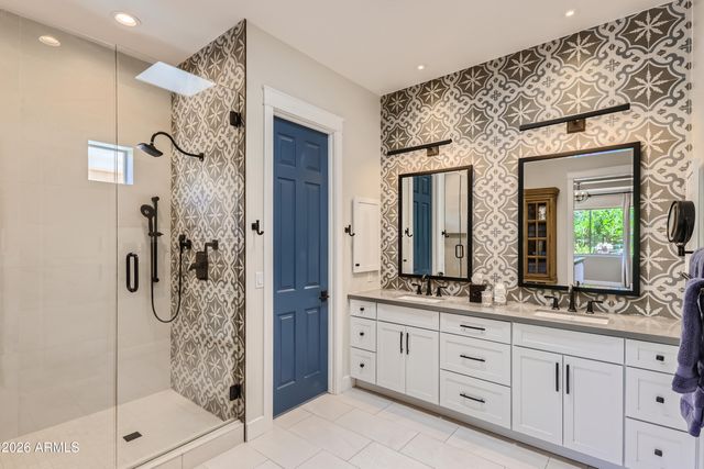 3427 N 42ND Place, Phoenix, AZ 85018
