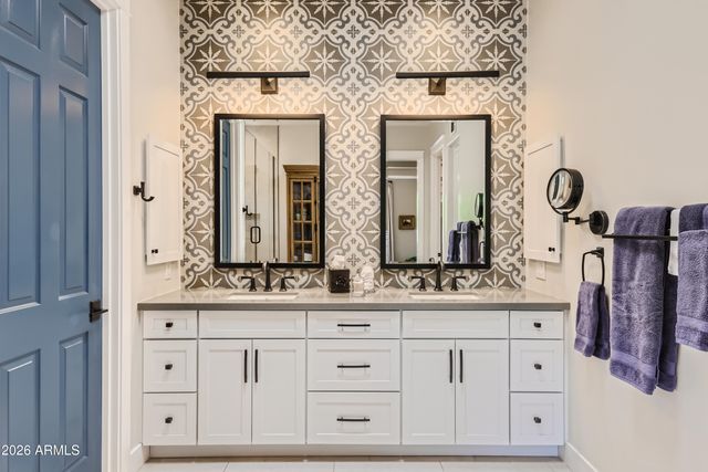 3427 N 42ND Place, Phoenix, AZ 85018