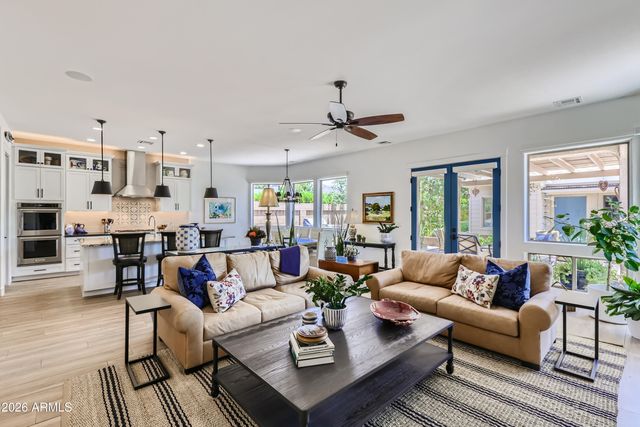 3427 N 42ND Place, Phoenix, AZ 85018