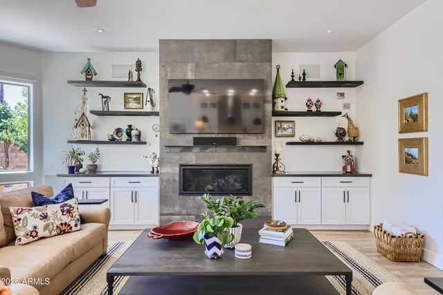3427 N 42ND Place, Phoenix, AZ 85018