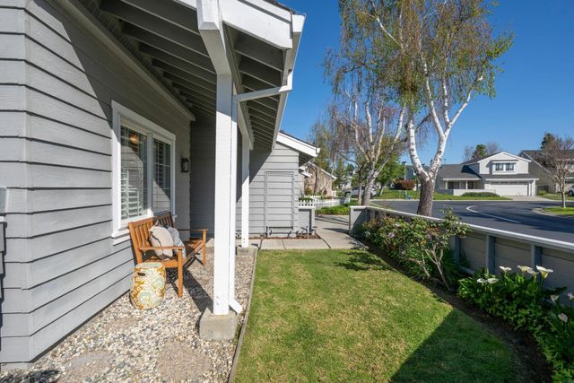 716 Newport Circle, Redwood City, CA 94065