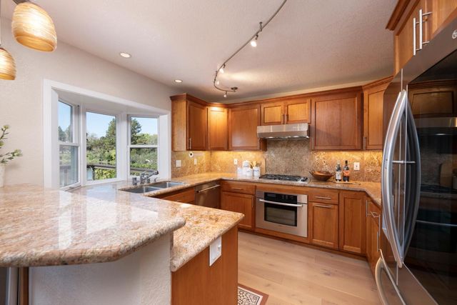 716 Newport Circle, Redwood City, CA 94065