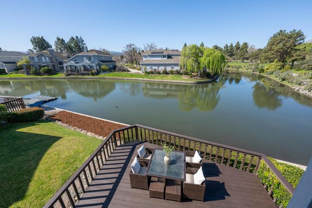 716 Newport Circle, Redwood City, CA 94065