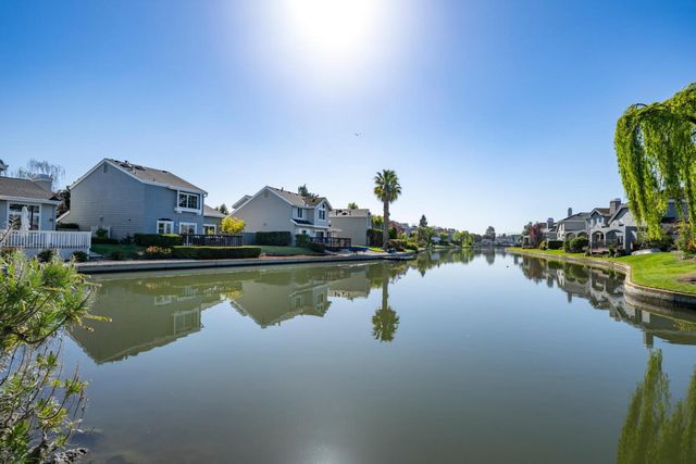 716 Newport Circle, Redwood City, CA 94065