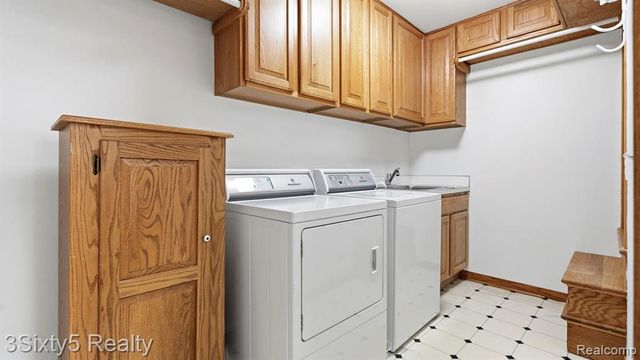 26457 Willow Cove, Trenton, MI 48183