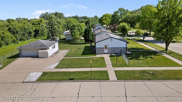 26457 Willow Cove, Trenton, MI 48183