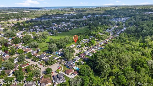 26457 Willow Cove, Trenton, MI 48183
