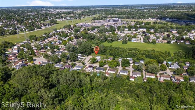 26457 Willow Cove, Trenton, MI 48183