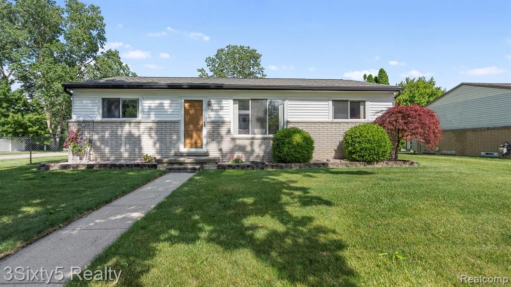 26457 Willow Cove, Trenton, MI 48183