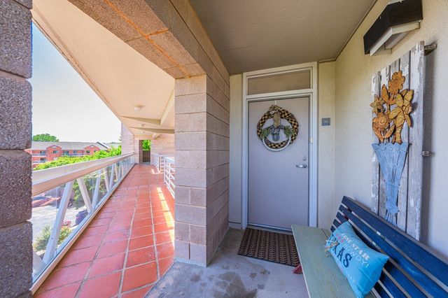 1000 Guadalupe St, Kerrville, TX 78028