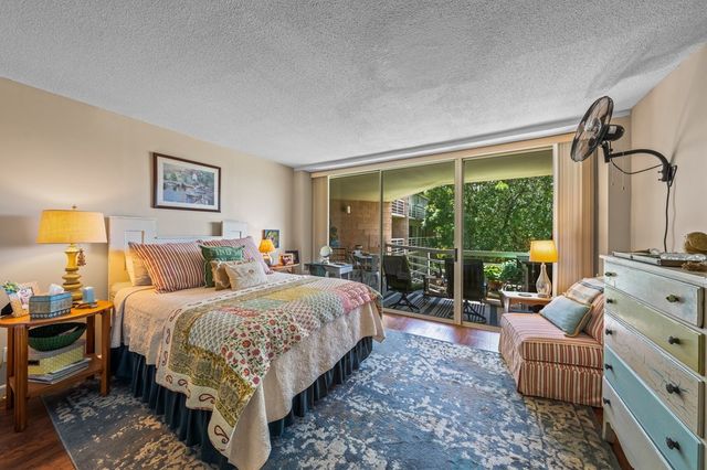 1000 Guadalupe St, Kerrville, TX 78028