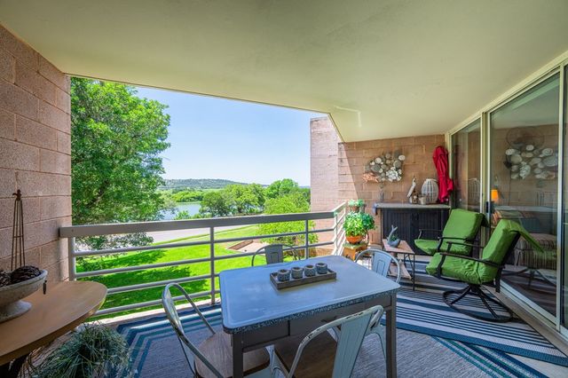 1000 Guadalupe St, Kerrville, TX 78028