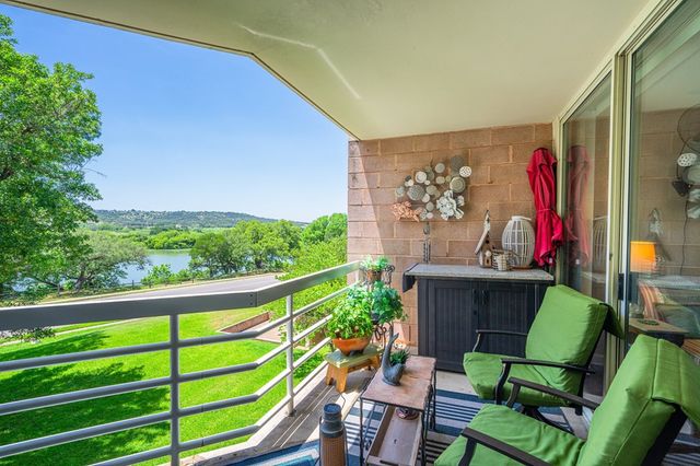 1000 Guadalupe St, Kerrville, TX 78028