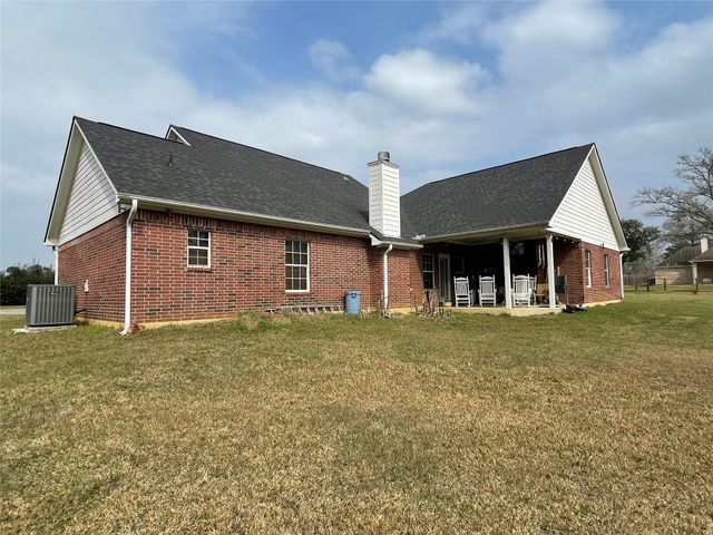 104 Woodward Lane, Silsbee, TX 77656
