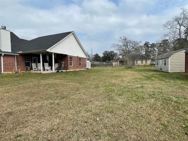 104 Woodward Lane, Silsbee, TX 77656