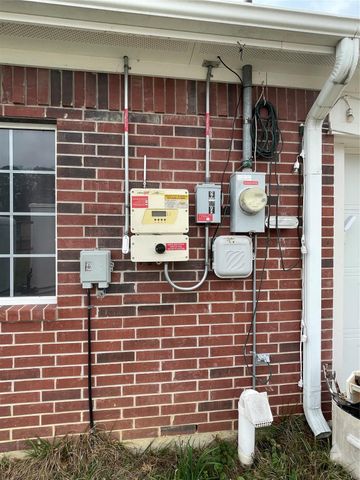 104 Woodward Lane, Silsbee, TX 77656