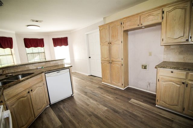 812 Mockingbird Street, Bonham, TX 75418
