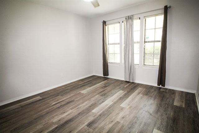 812 Mockingbird Street, Bonham, TX 75418