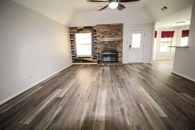 812 Mockingbird Street, Bonham, TX 75418
