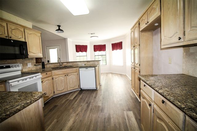 812 Mockingbird Street, Bonham, TX 75418