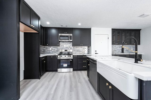 14206 Langbourne Drive, Houston, TX 77077