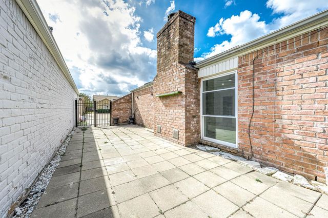 14206 Langbourne Drive, Houston, TX 77077