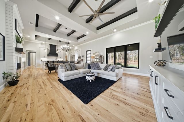 817 Bloomfield Road, Valley View, TX 76272