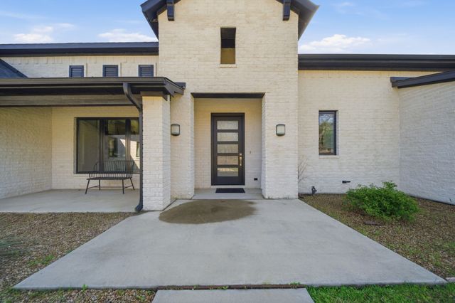 817 Bloomfield Road, Valley View, TX 76272